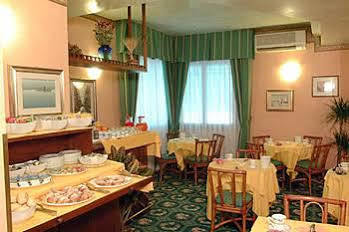 Tiziana Hotel 3*