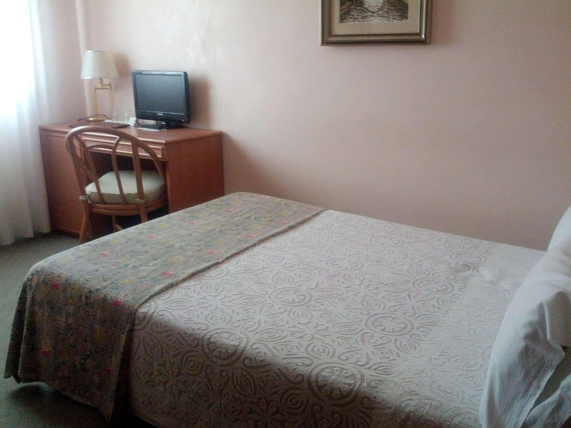 Tiziana Hotel 3*